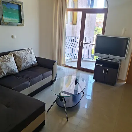 за гости гардън бийч Apartament Czernomorec