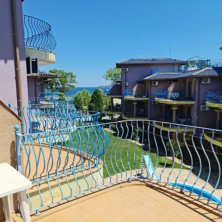 за гости гардън бийч * Czernomorec