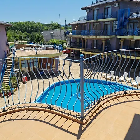 за гости гардън бийч Czernomorec